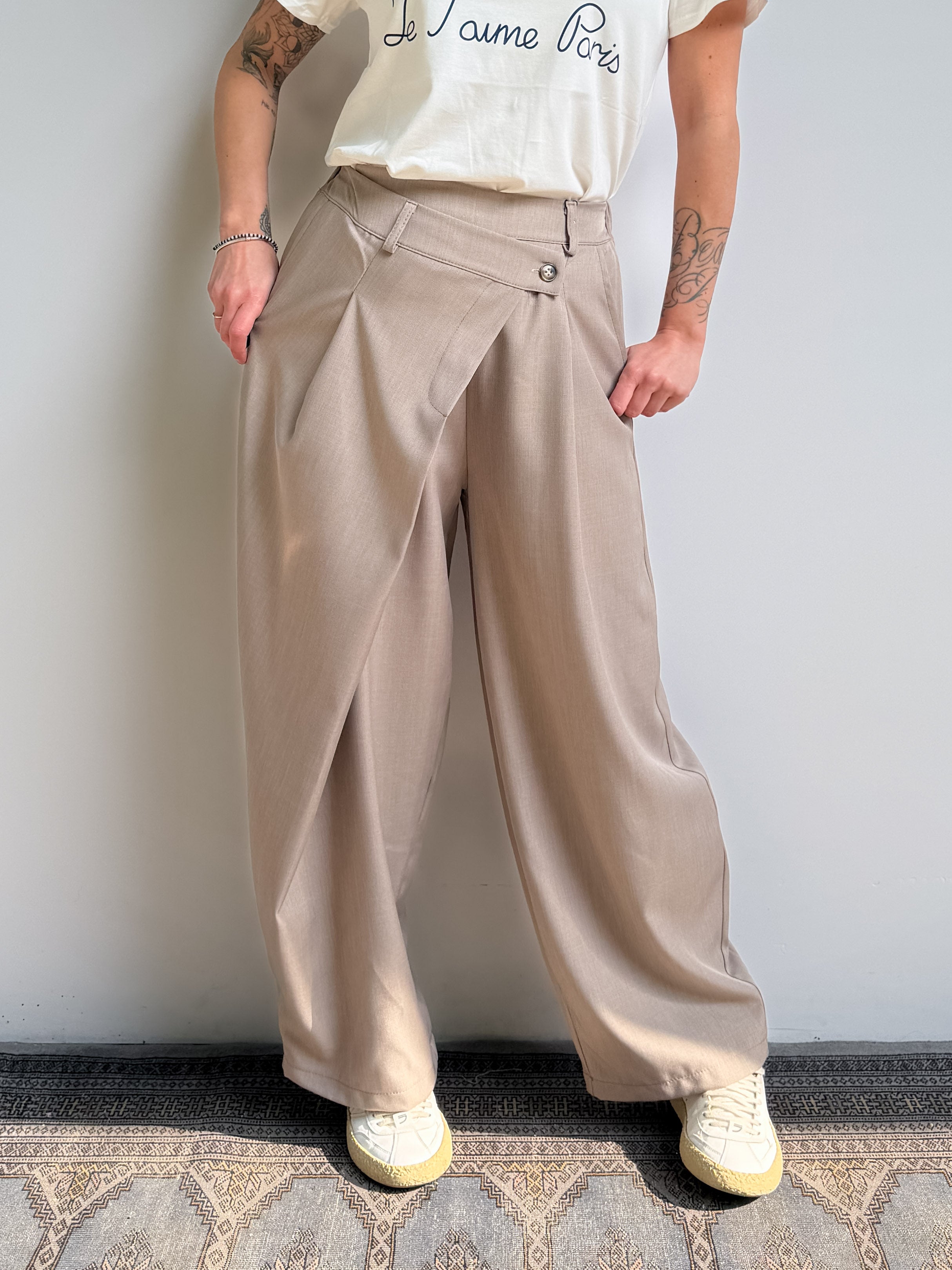 Pantalone con incrocio