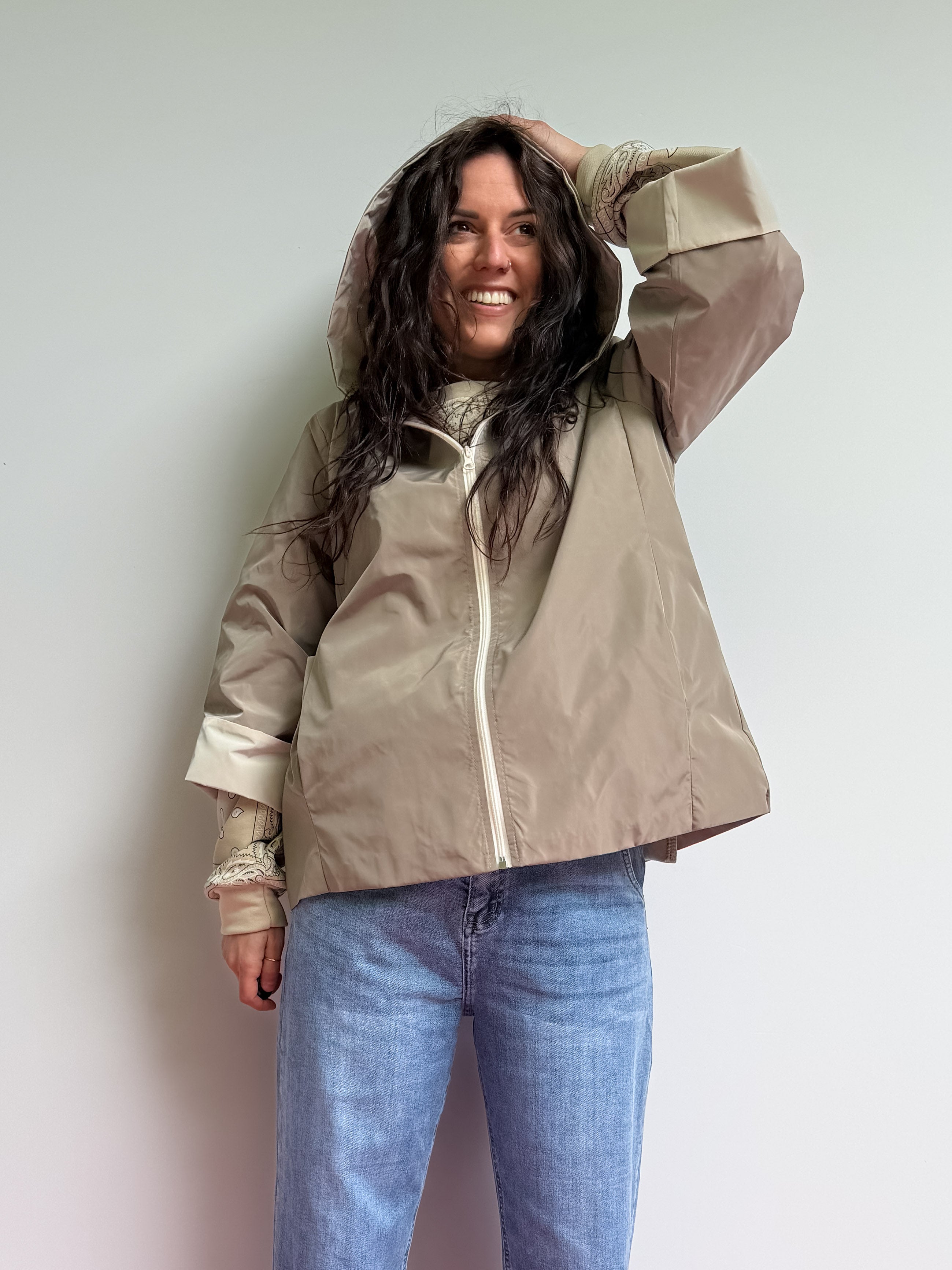 Giubbino in tela con cappuccio