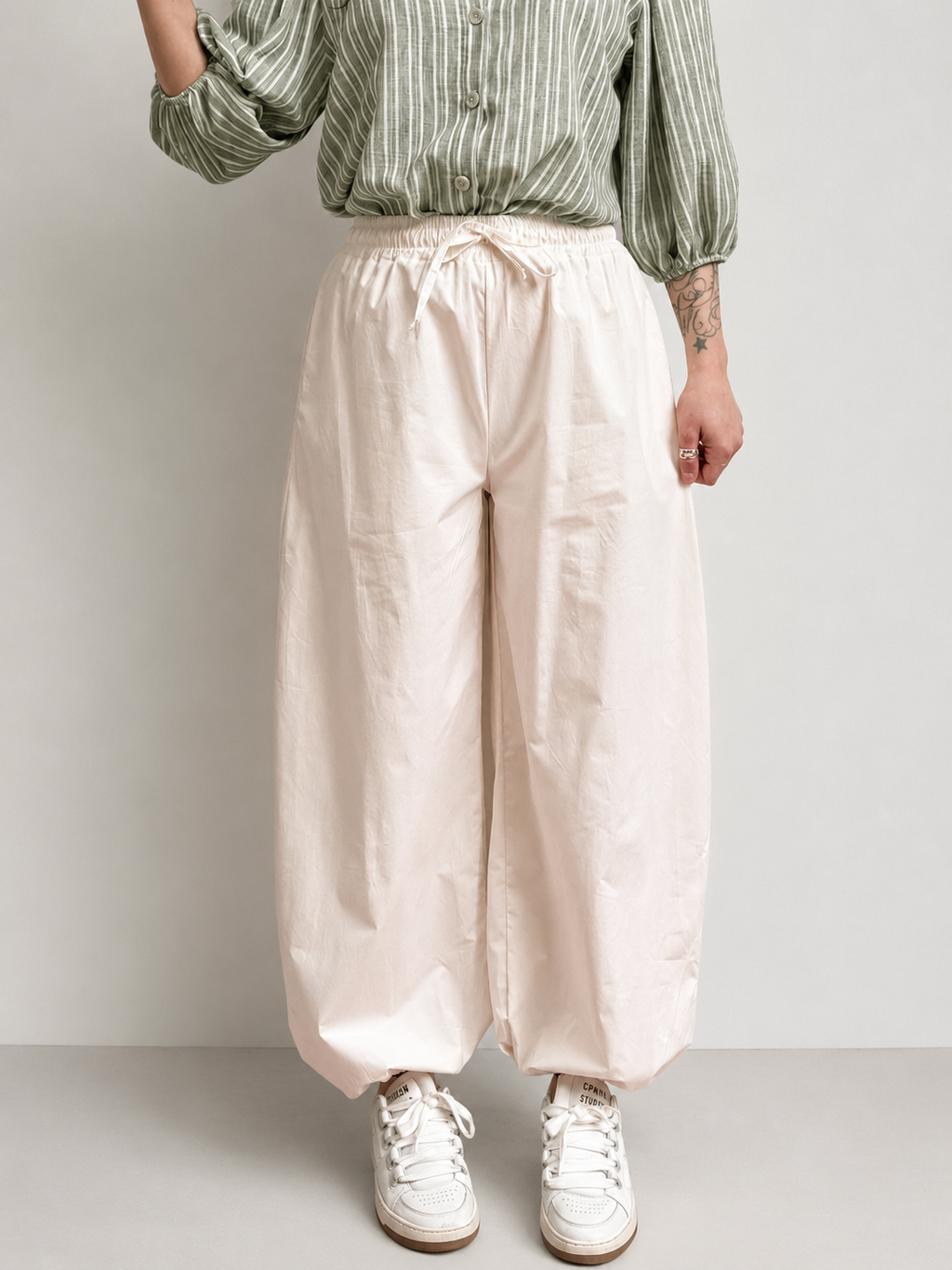 Pantalone in tela con polsino
