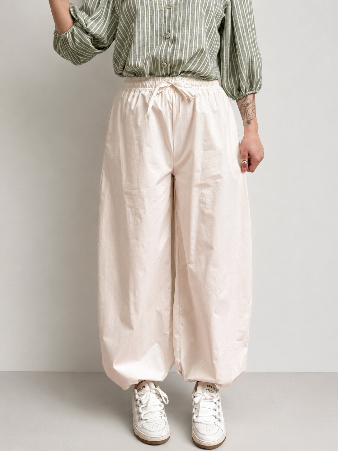 Pantalone in tela con polsino