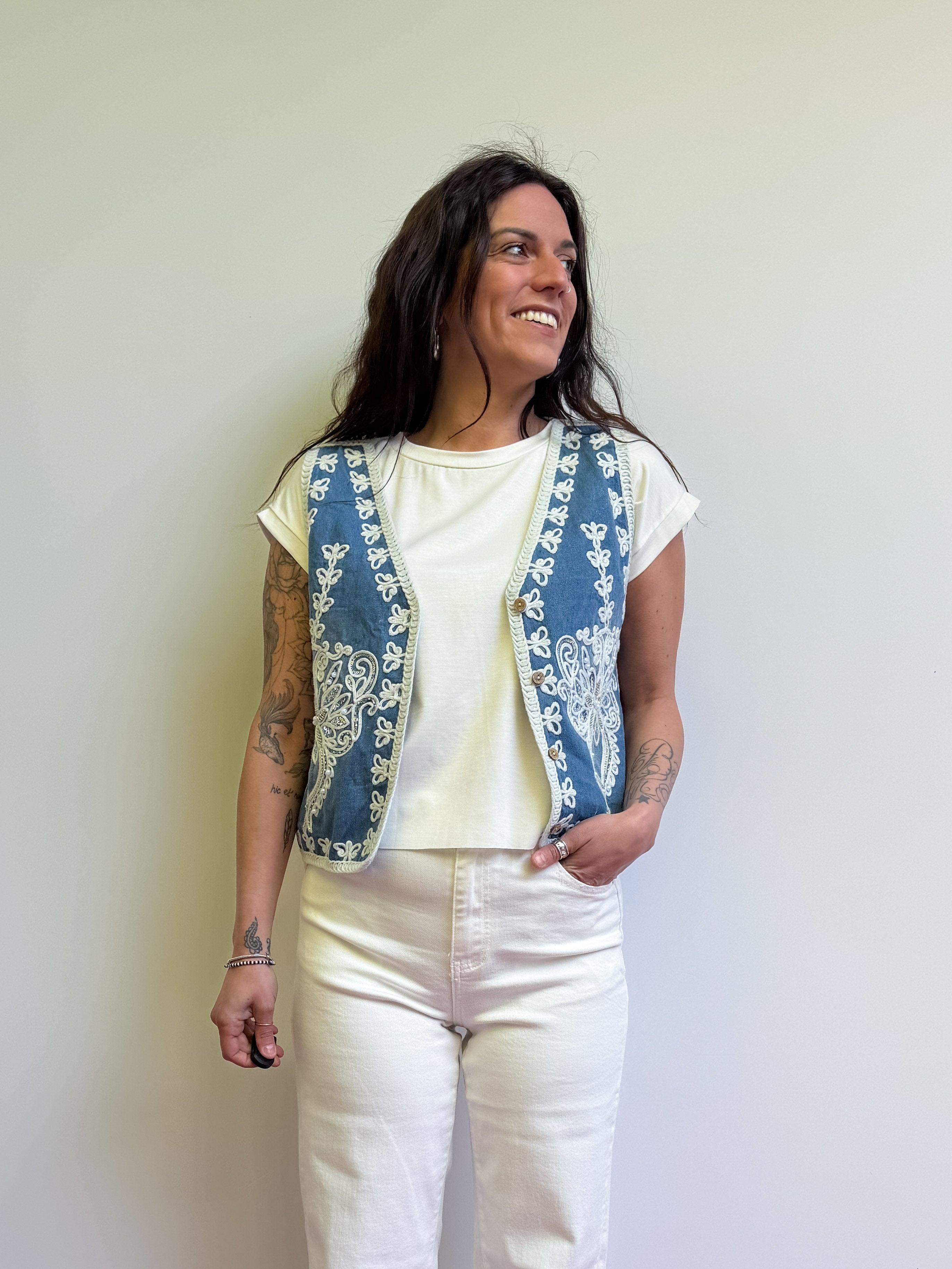 Gilet in jeans macramè