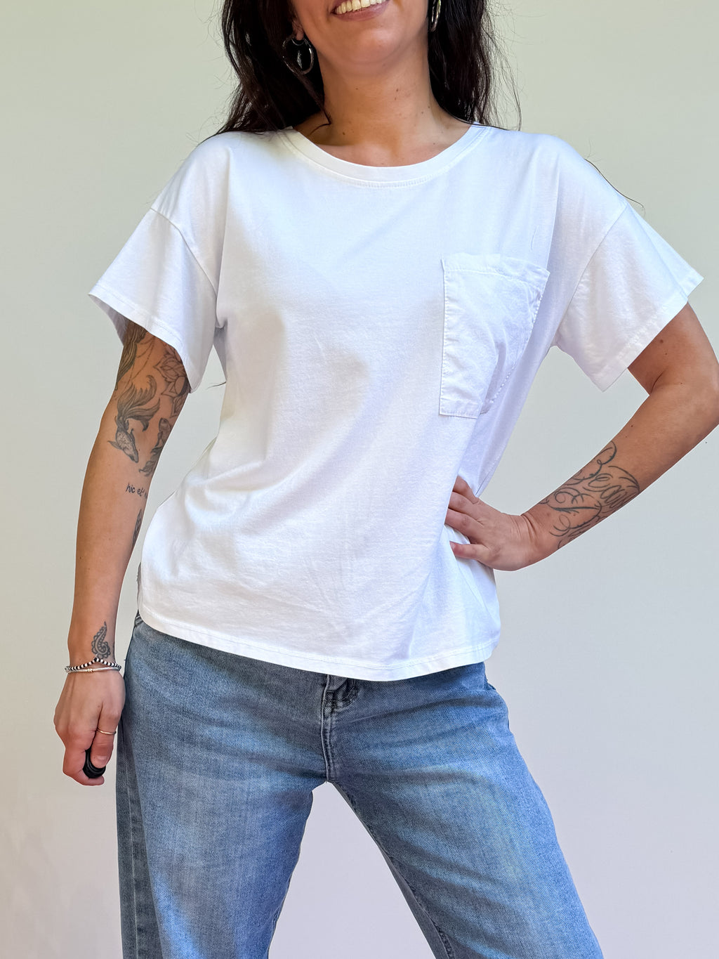 T-shirt basic con taschino