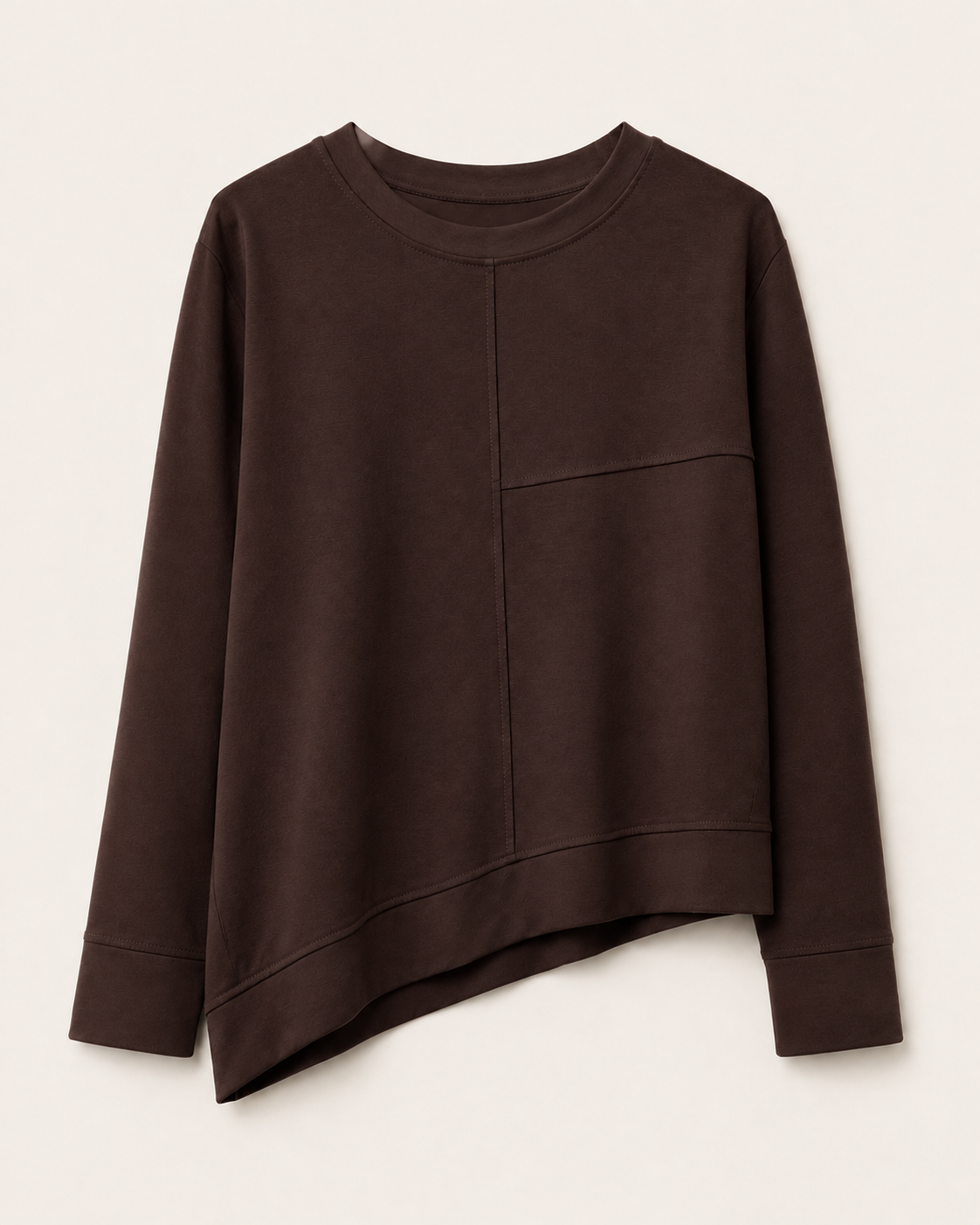 Maglia assimetrica con cuciture