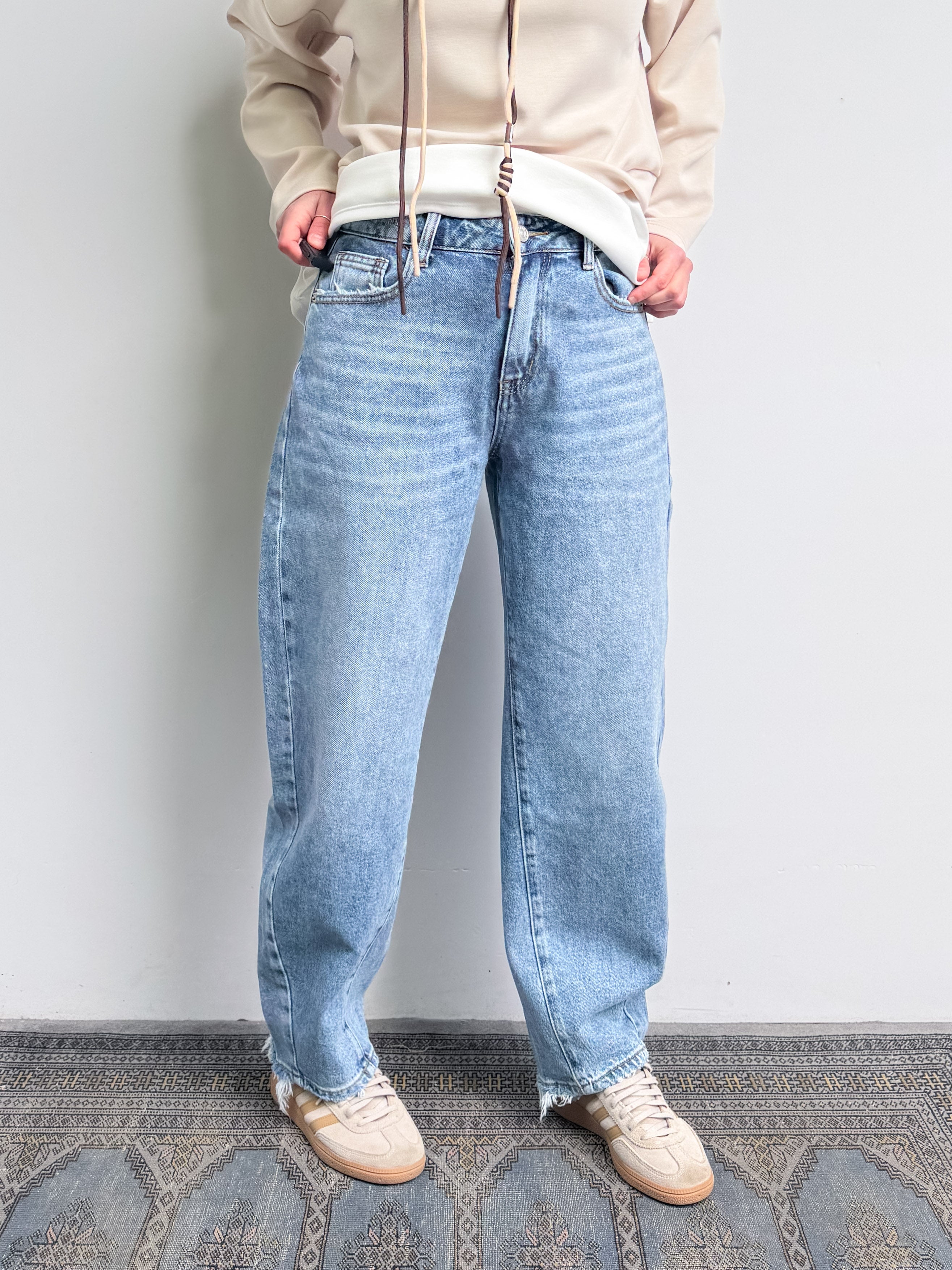 Jeans barrel fit