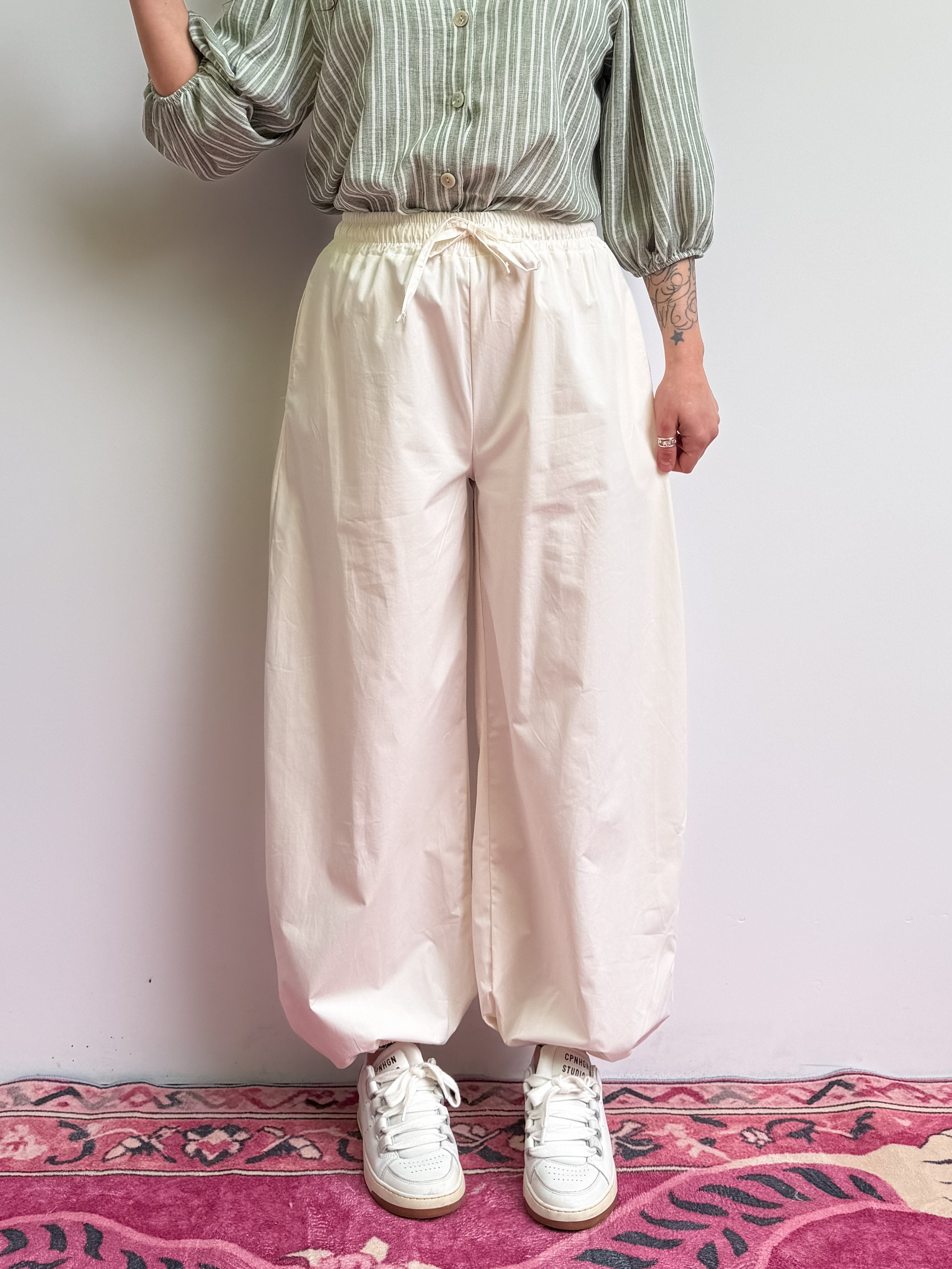 Pantalone in tela con polsino