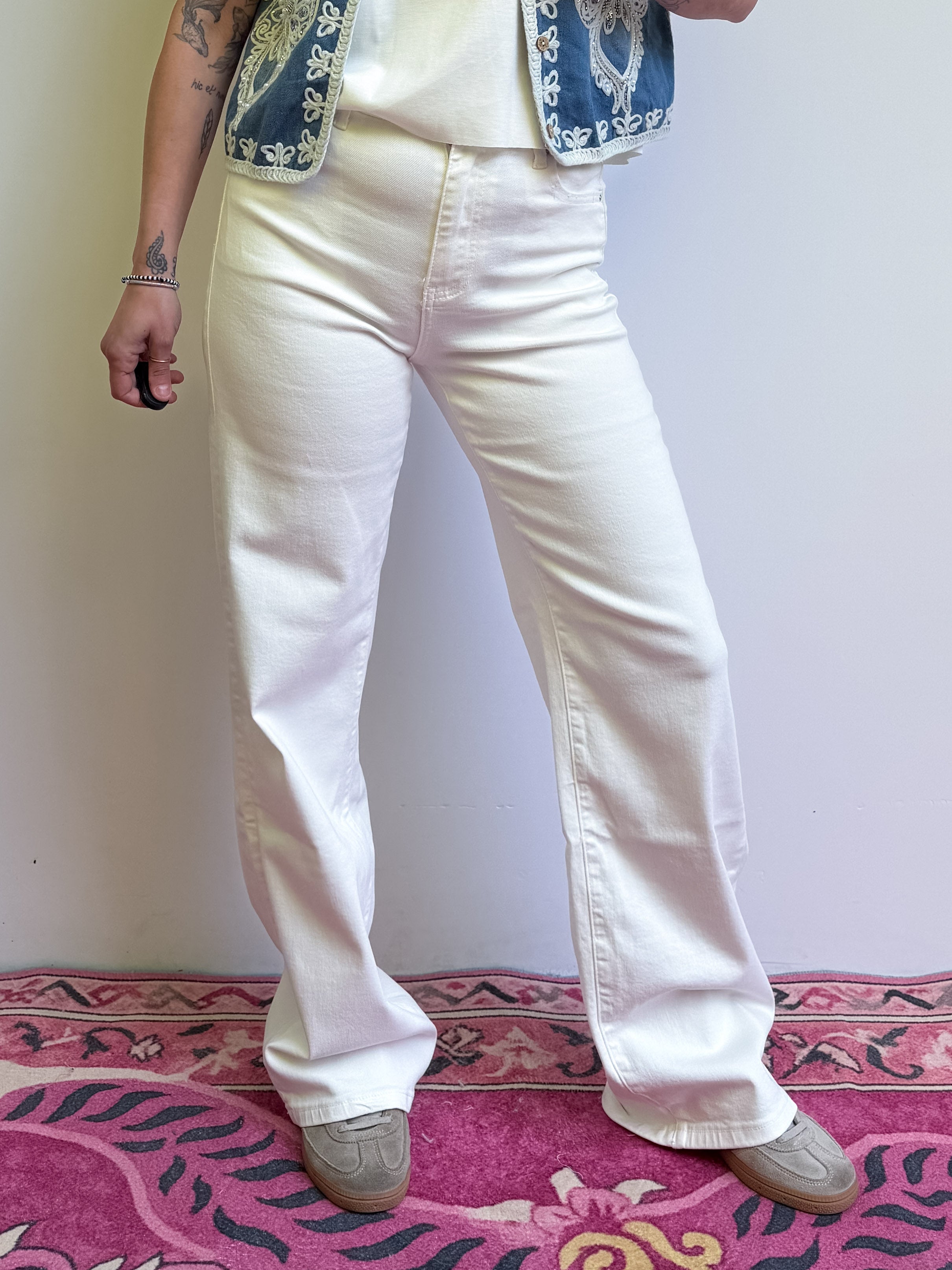 Jeans bianco a palazzo