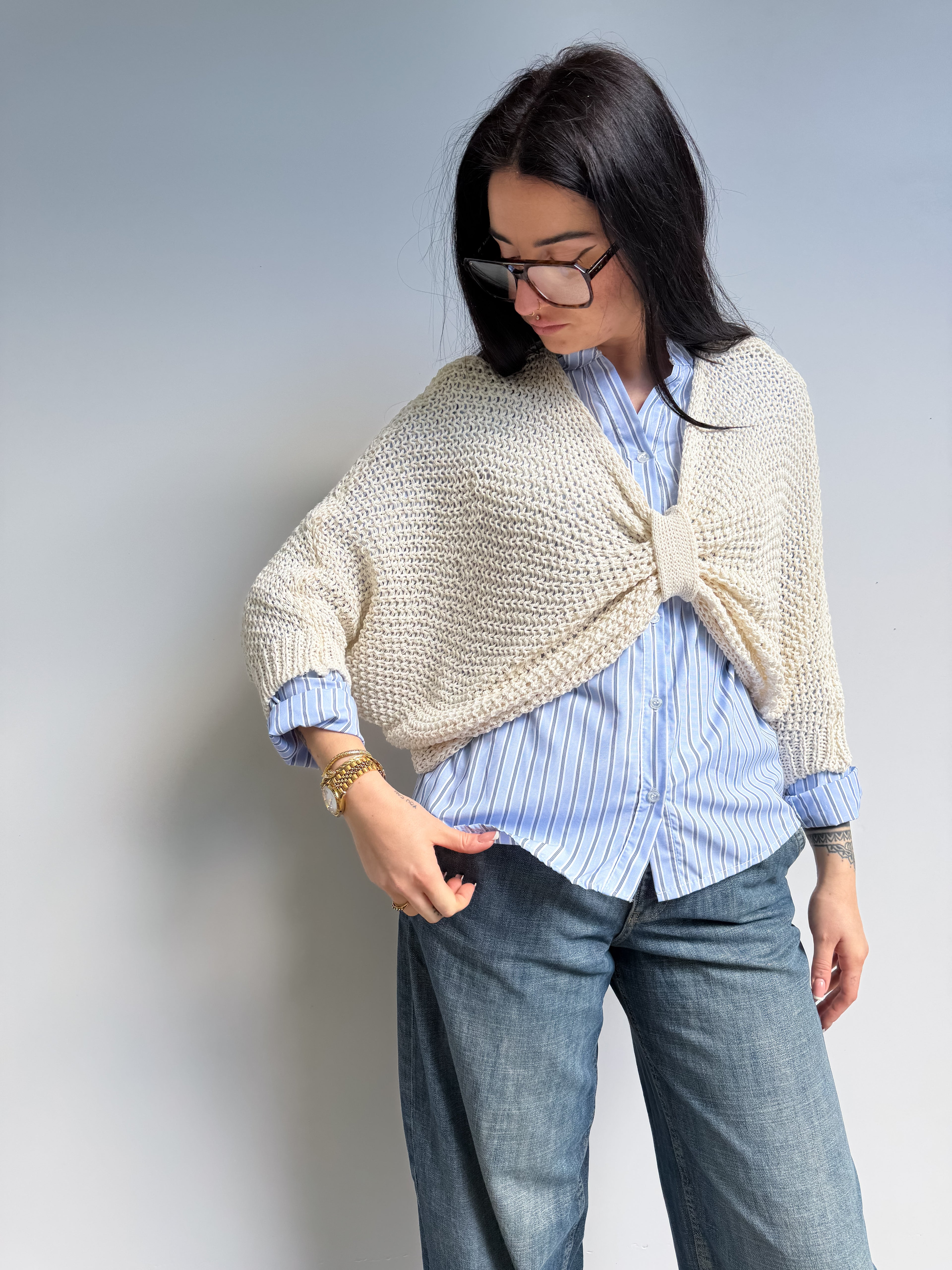 Maglia traforata con nodo