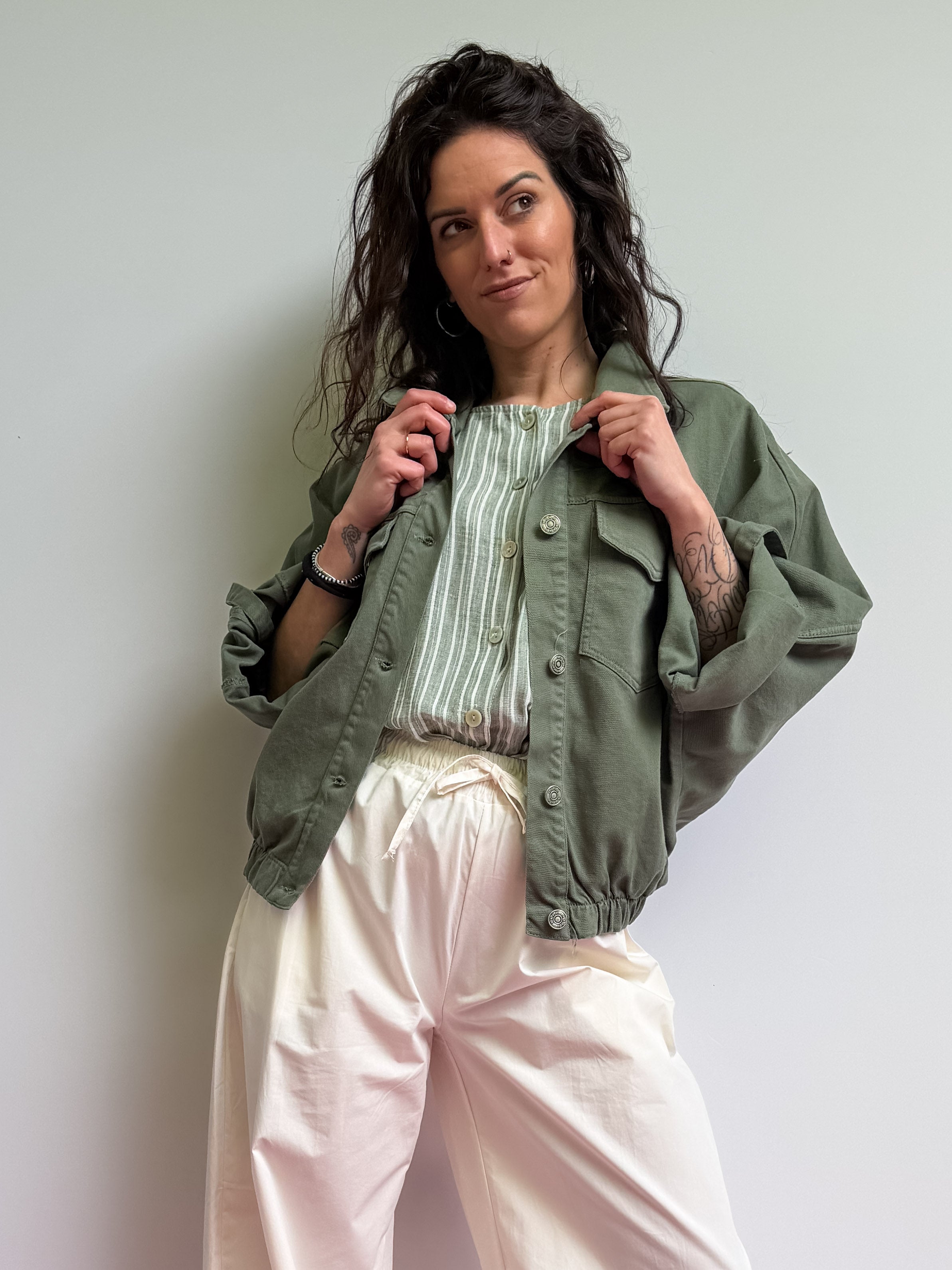 Giubbino crop con elastico