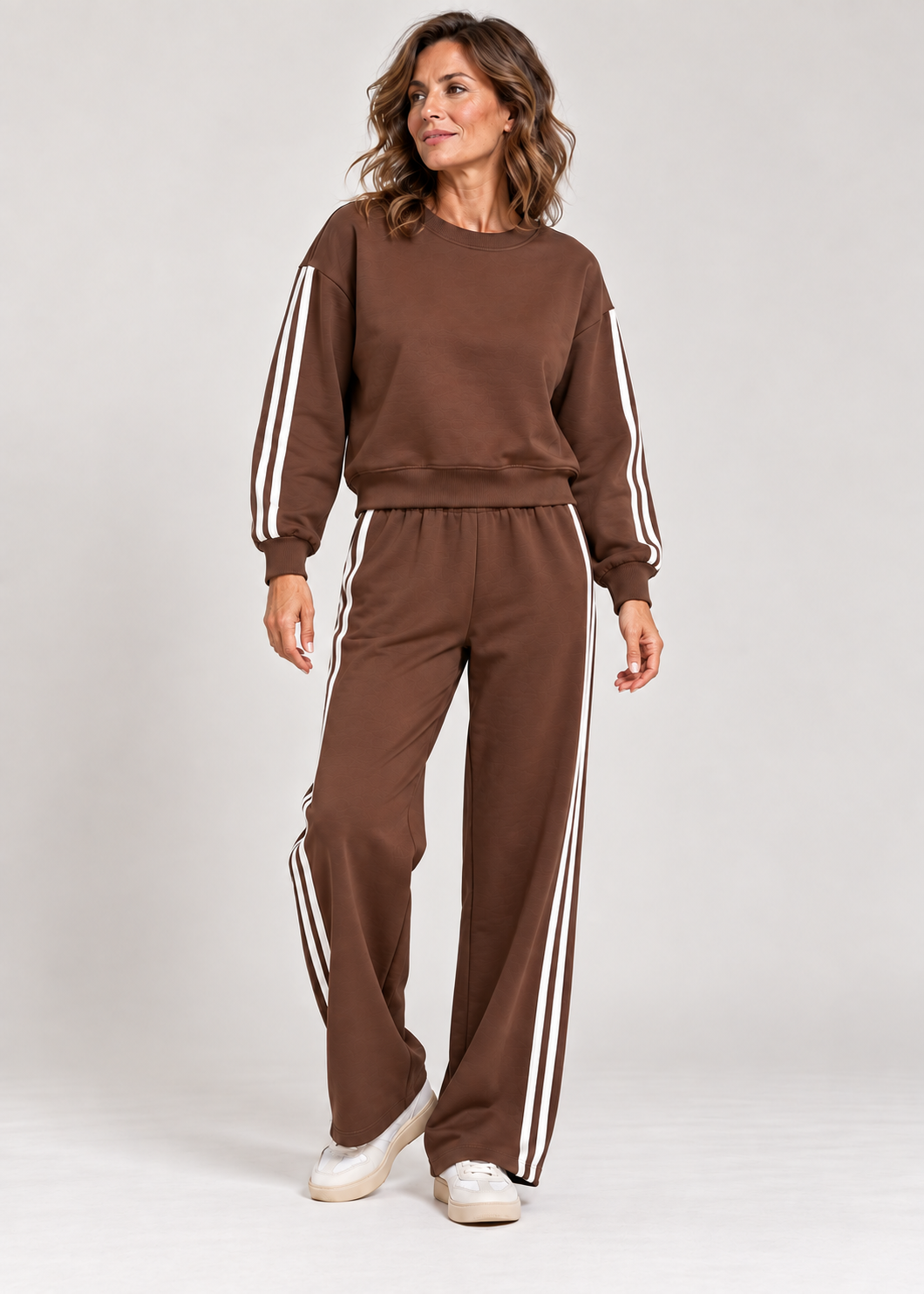 Completo donna sportivo con bande laterali