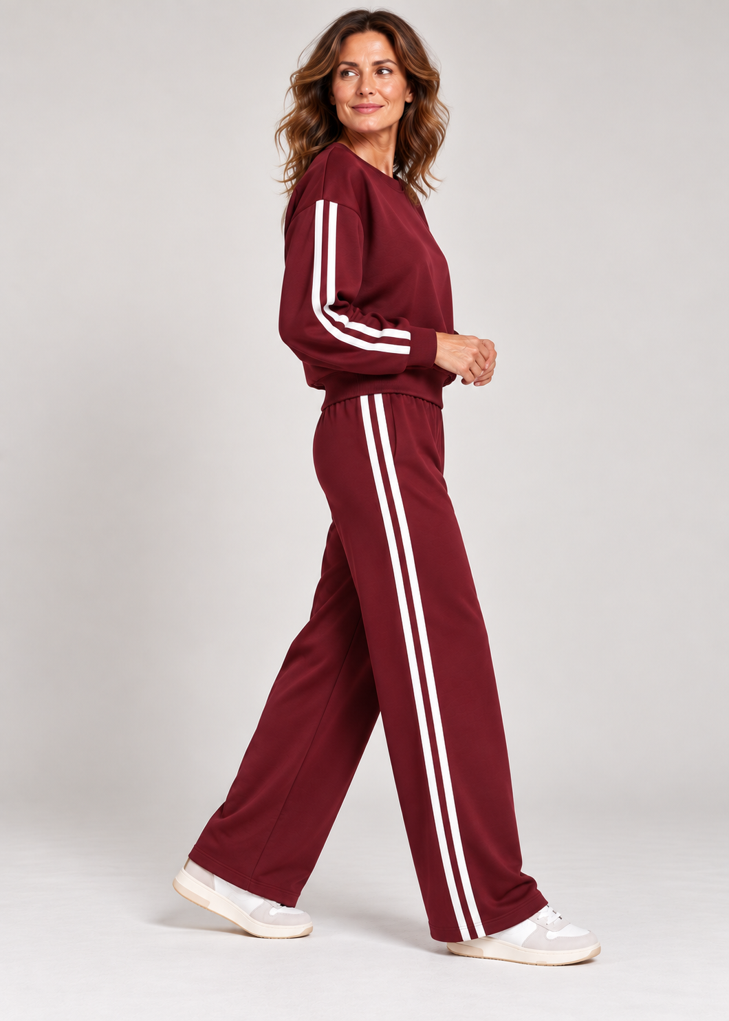 Completo donna sportivo con bande laterali