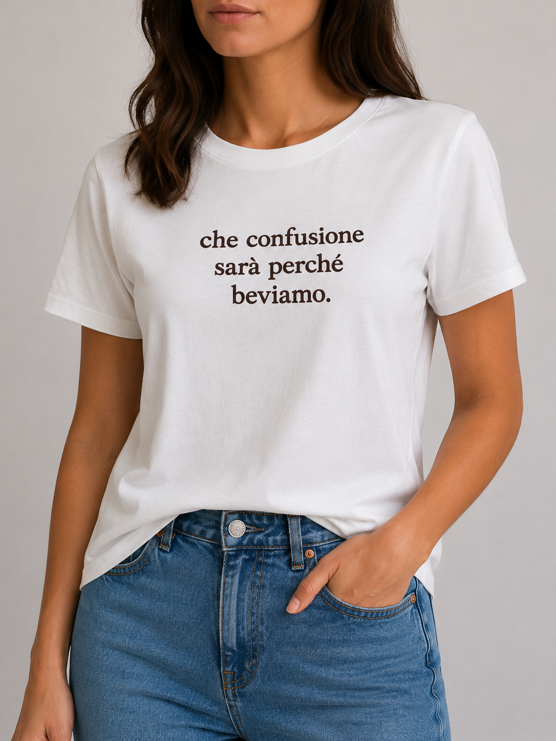 T-shirt con scritta ironica