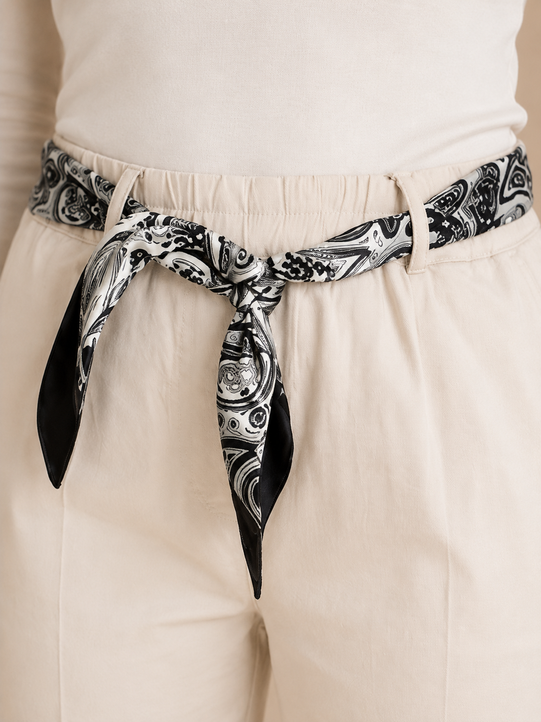 Pantalone in cotone con foulard
