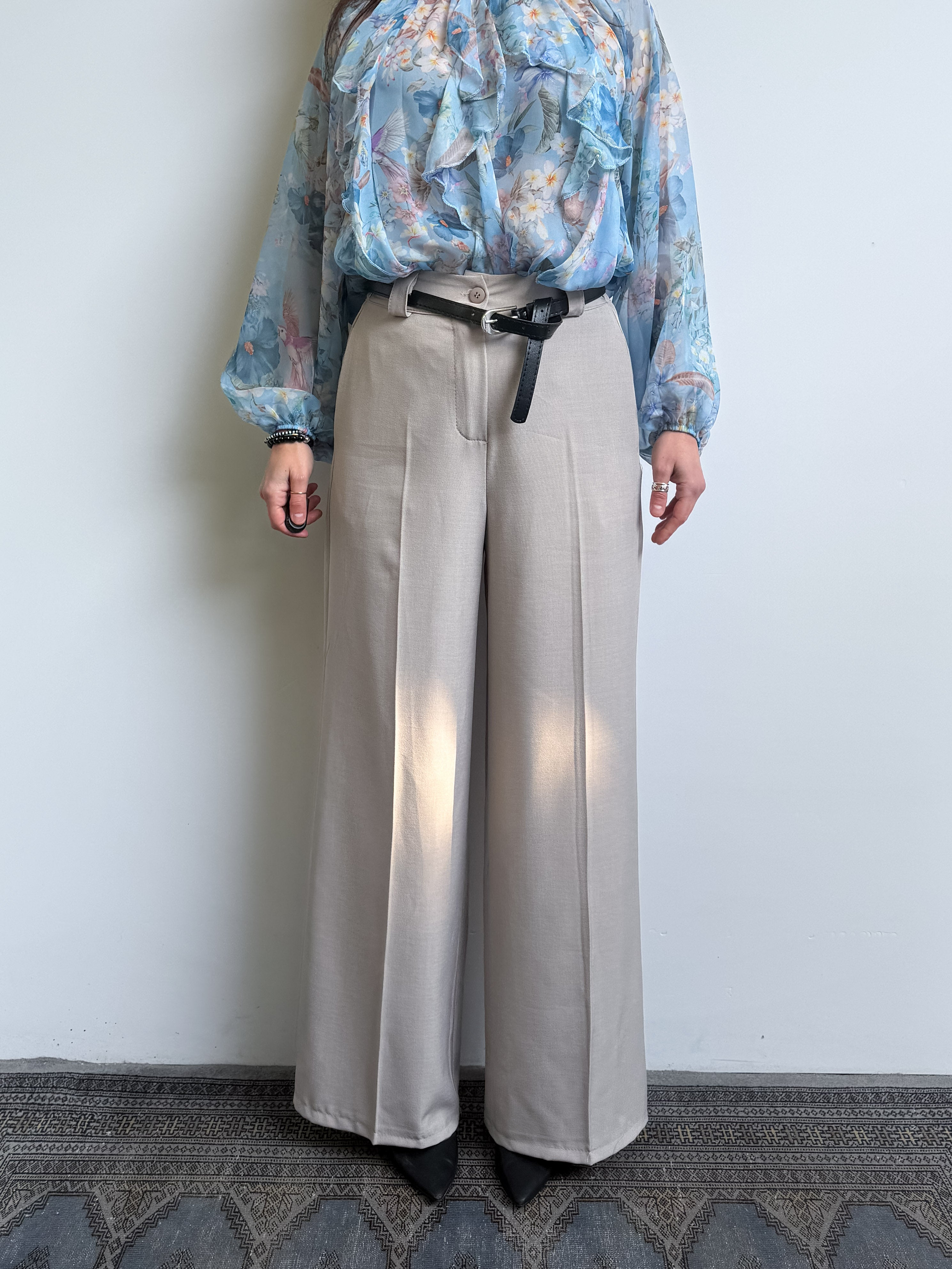 Pantalone a palazzo con cinturino