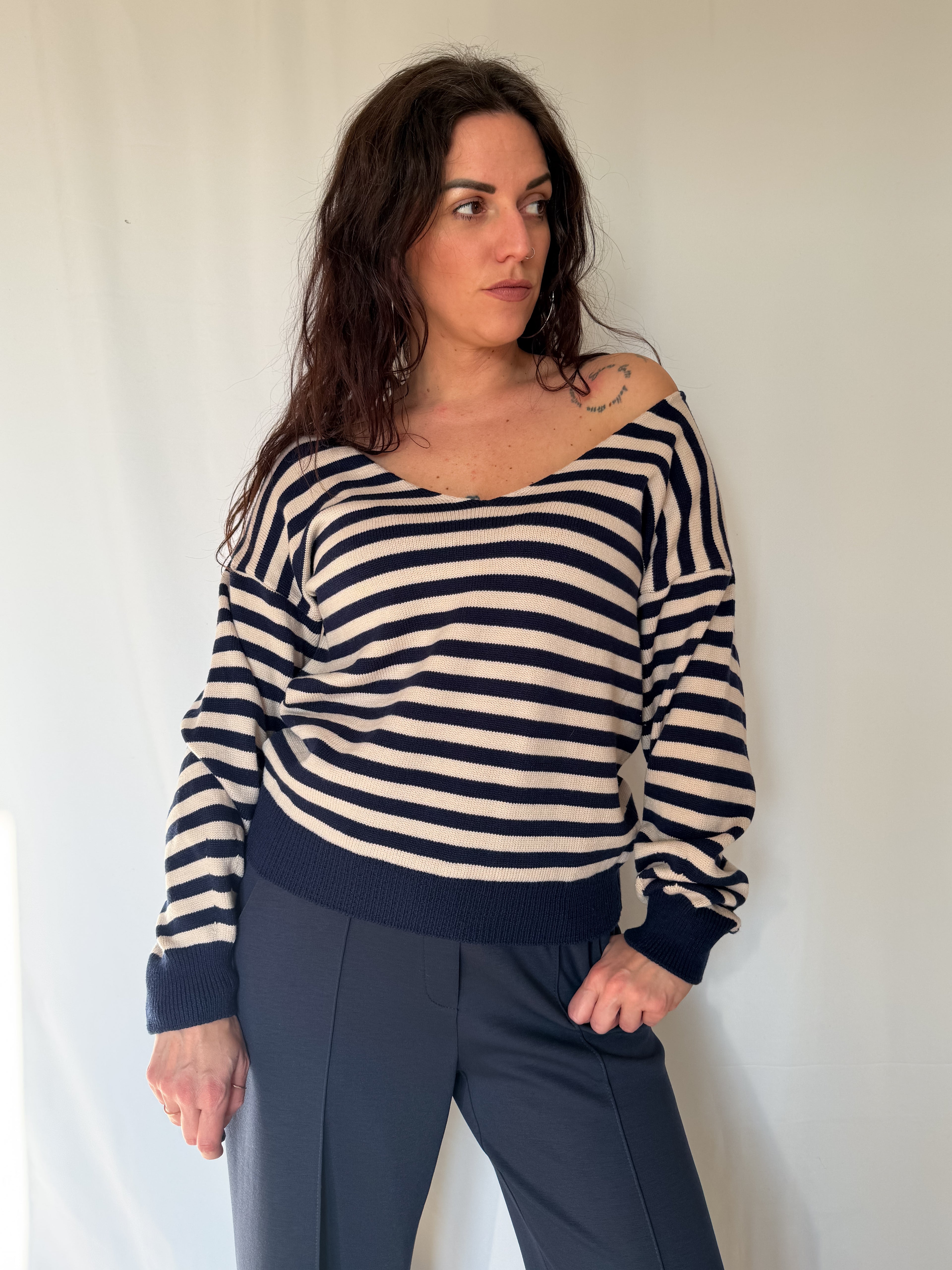 Pullover a righe con scollo morbido
