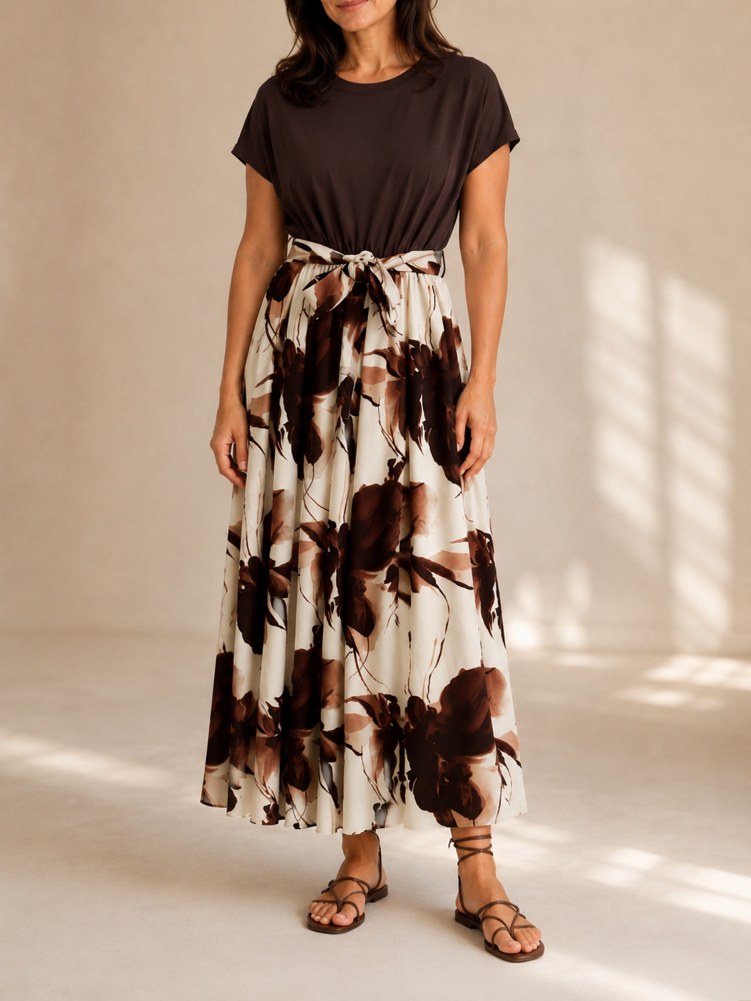 Abito lungo con gonna in satin fantasia