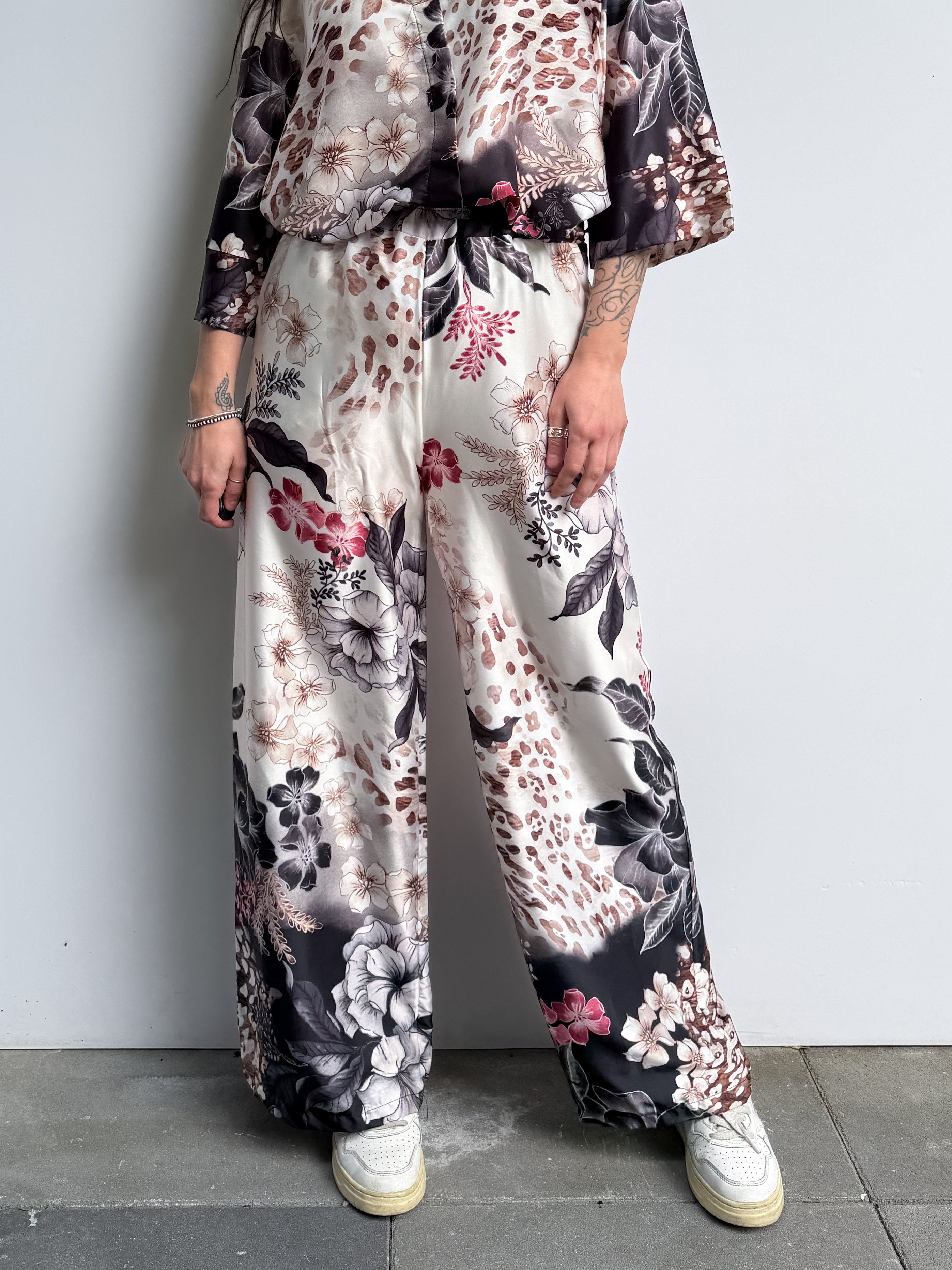 Pantalone satin in fantasia