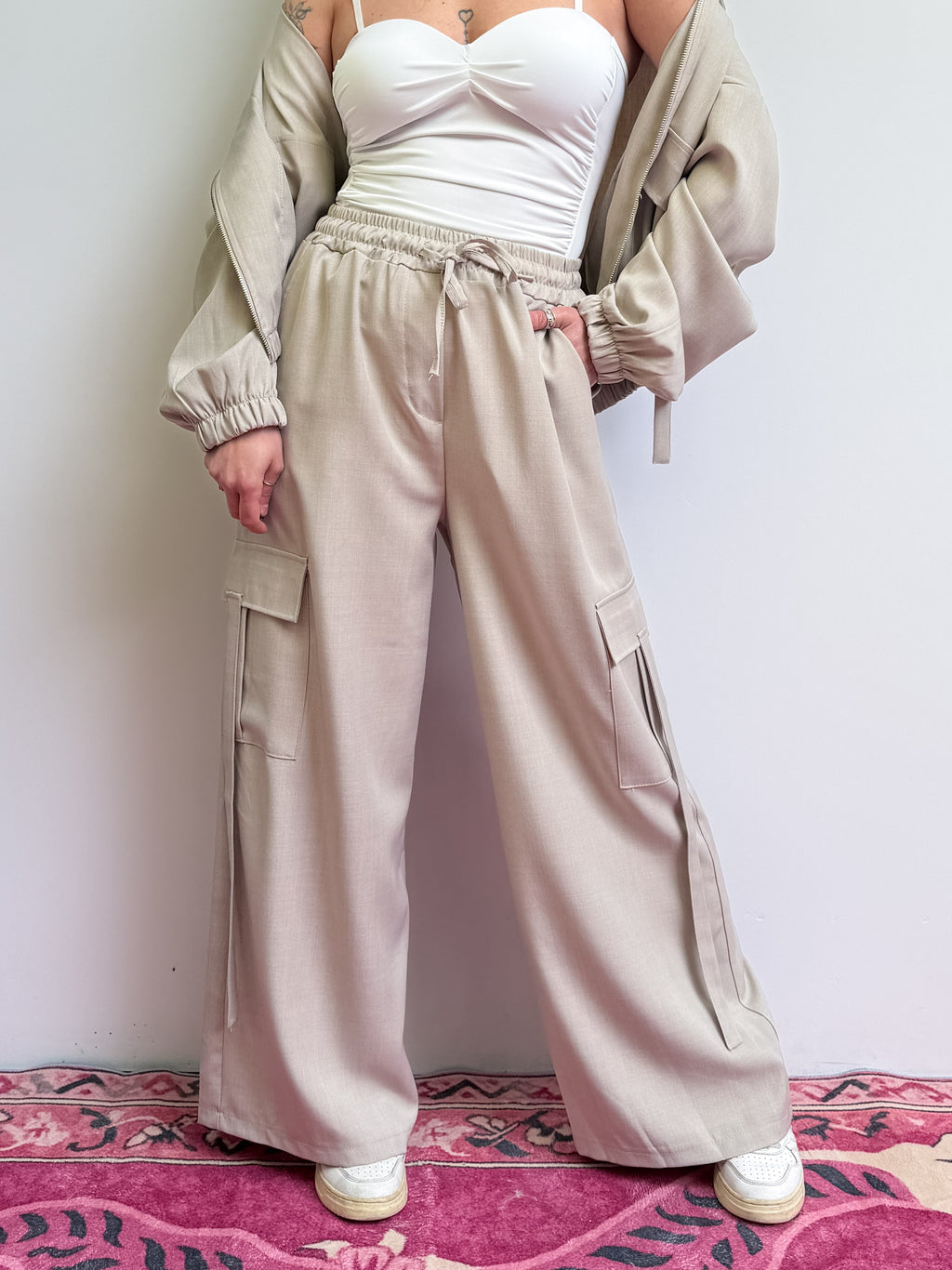 Pantalone cargo con elastico