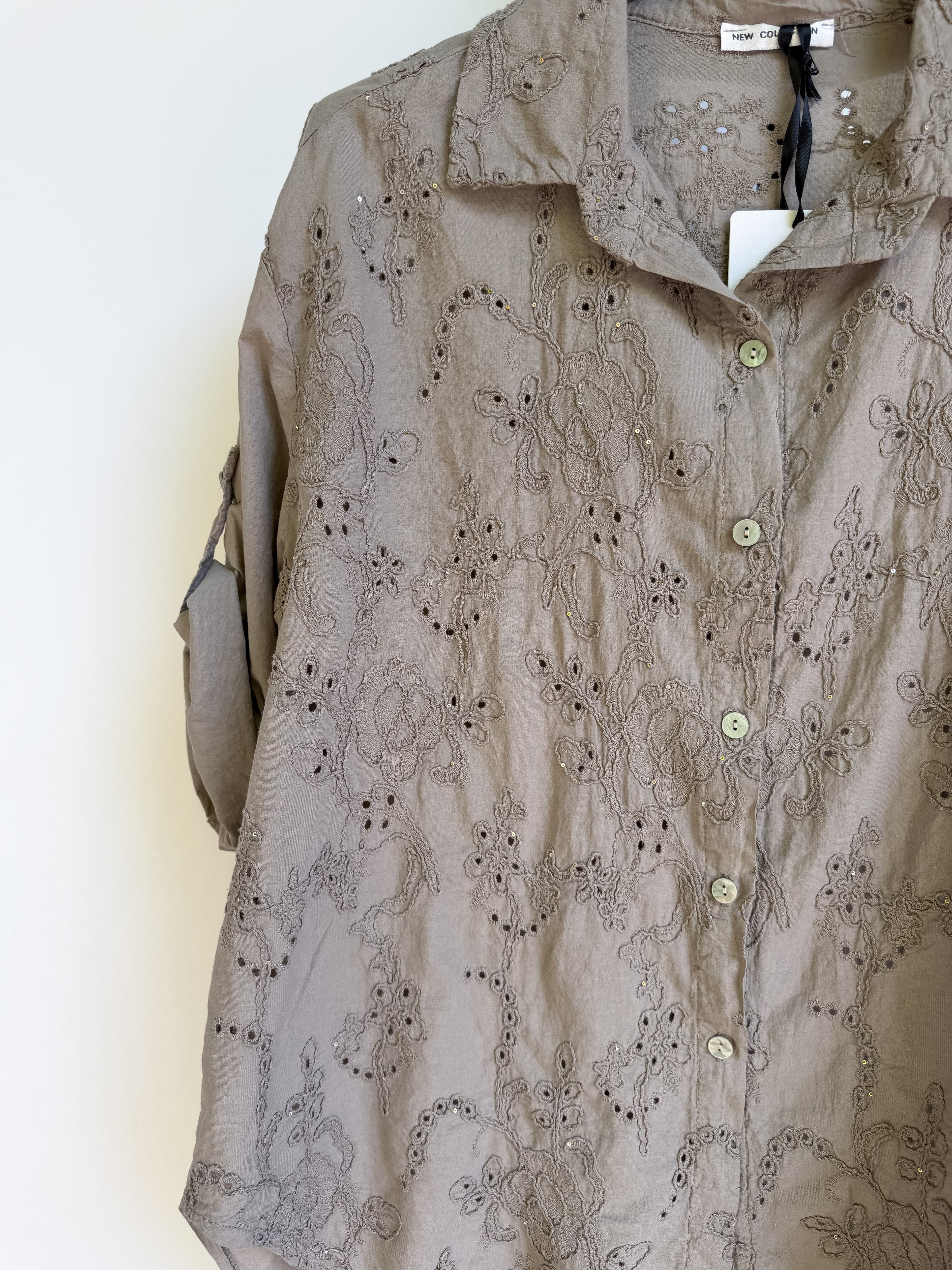 Camicia oversize con ricami