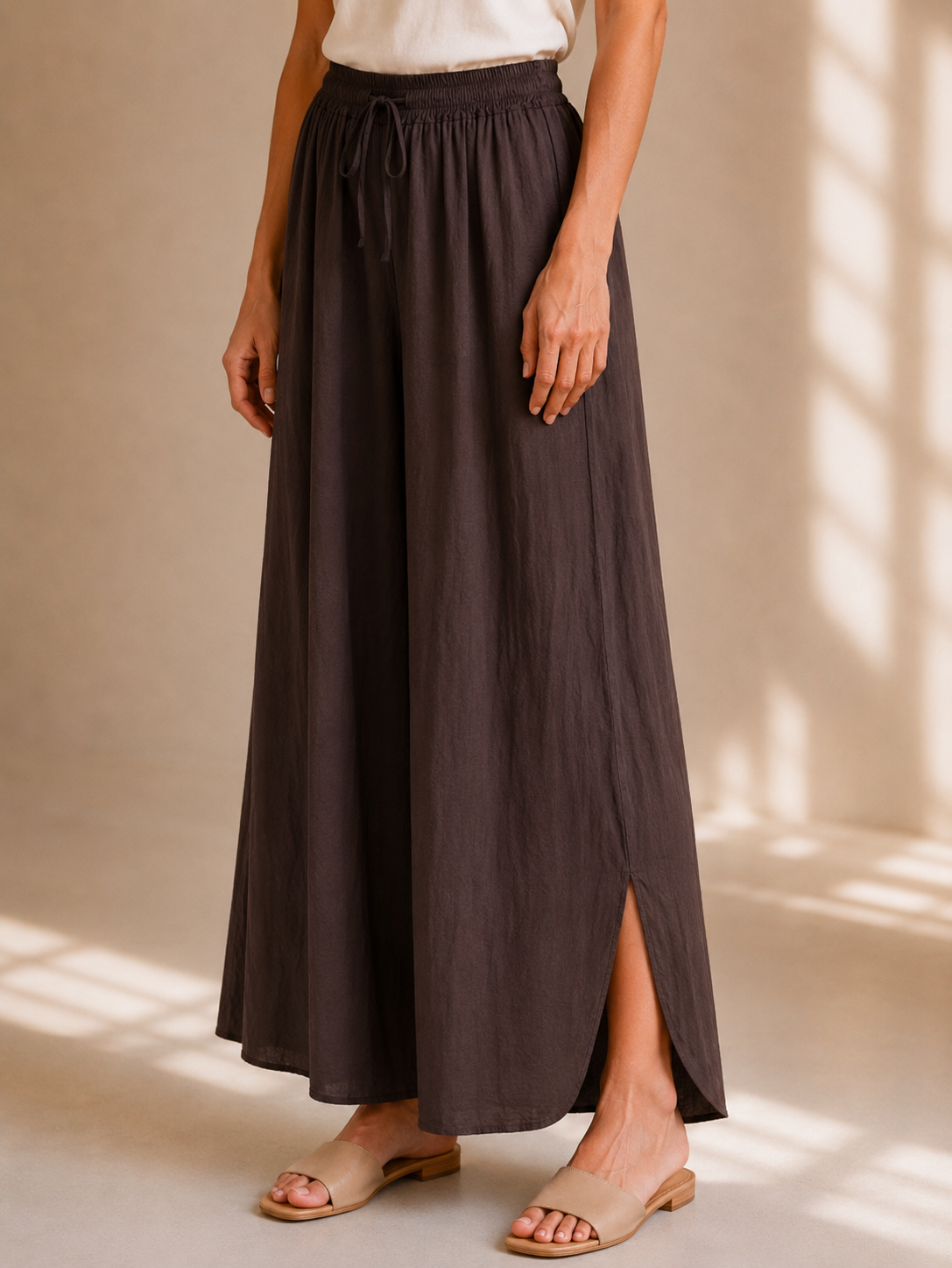 Pantalone palazzo leggero con spacco laterale