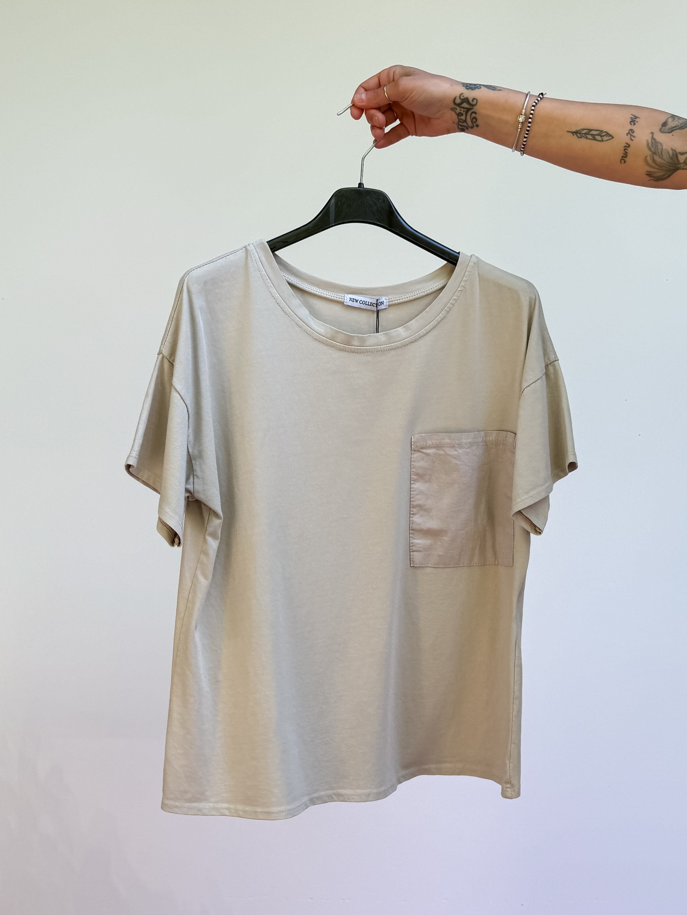 T-shirt basic con taschino
