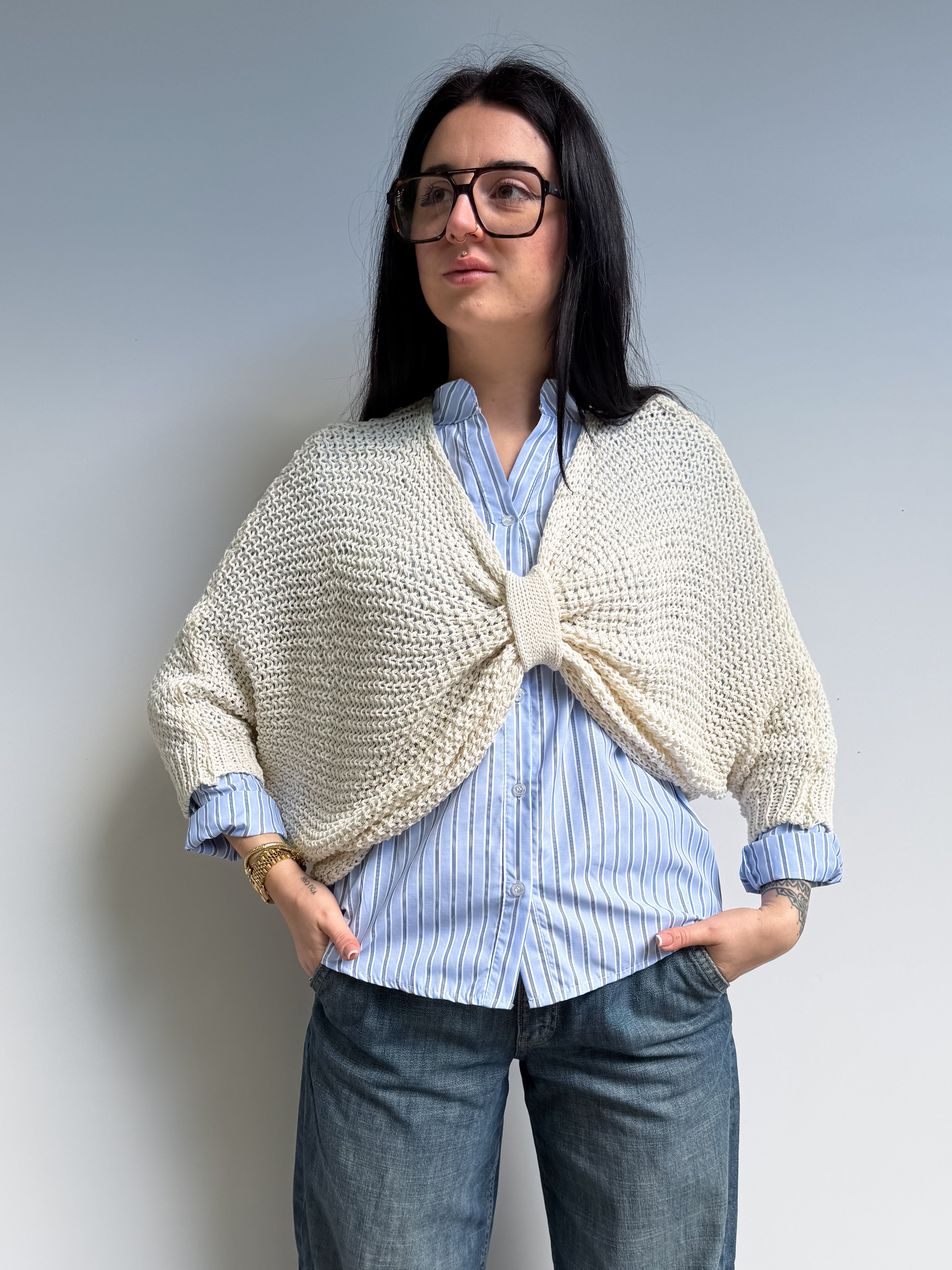 Maglia traforata con nodo