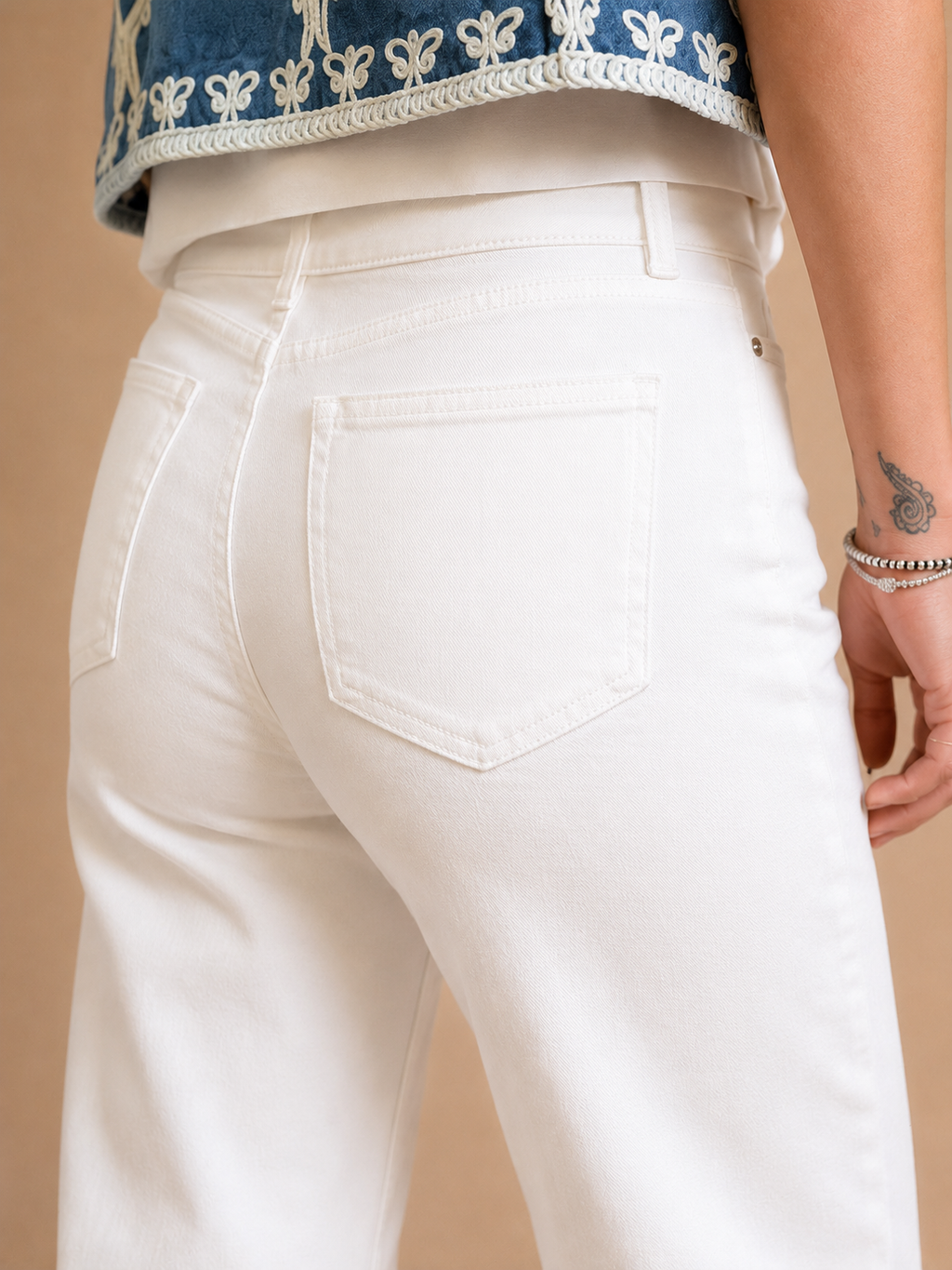 Jeans bianco a palazzo