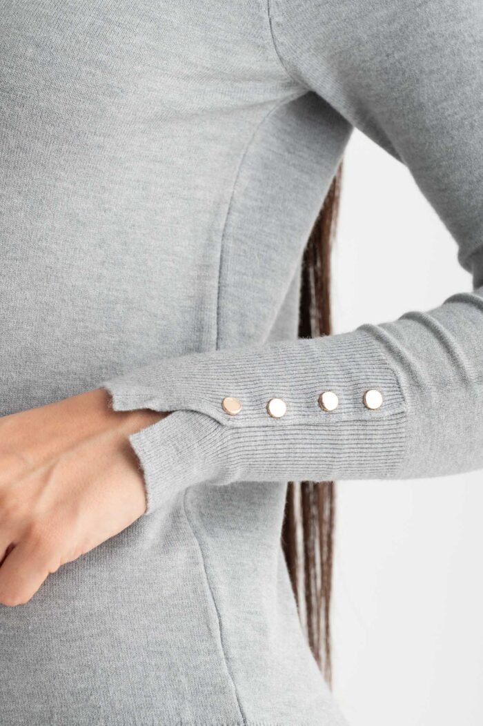 Maglia collo v polso bottoncini - immagine 2