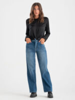 Jeans a palazzo con cinturina - immagine 2