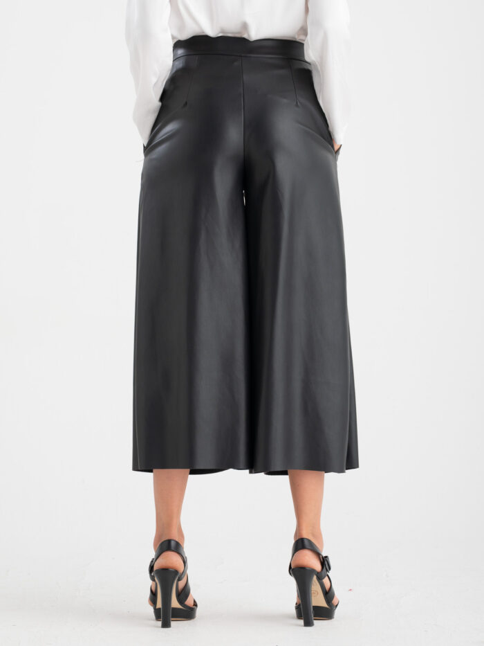 Pantalone in ecopelle a 3/4 - immagine 4