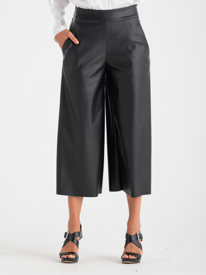 Pantalone in ecopelle a 3/4 - immagine 1